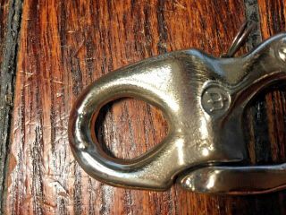 VINTAGE BRONZE MERRIMAN 1 SNAP SHACKLE WITH FIXED BAIL APROX 3 