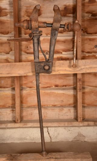 Antique Vintage Blacksmith Post Vise Tool 4 - 1/2 " Jaw,  5 " Opening,  50 Pounds