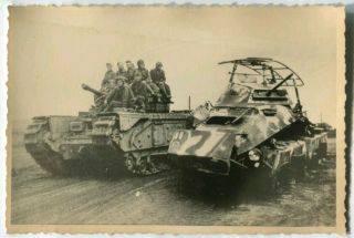 Ww2 Archived Photo Russ Soldiers Riding On British Land Lease Churchill Tank