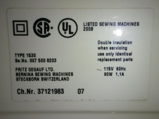 Bernina 1530 Vintage/Classic Swiss Sewing Machine - 1997 - 11