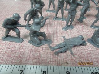 24 Marx Dk Grey Plastic German Soldiers 3