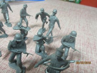 24 Marx Dk Grey Plastic German Soldiers 5