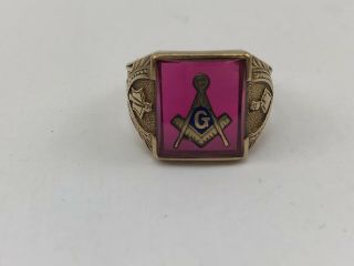 Vintage Masonic Mason Ring 10k Yellow Gold Red Stone - Size 10.  75