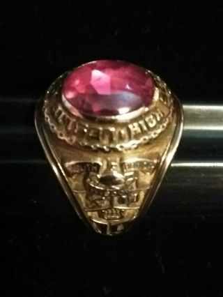Vintage 1968 Class Ring,  10k,  - 9.  7g - Size 7 3