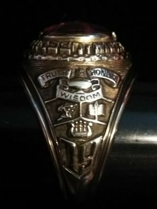 Vintage 1968 Class Ring,  10k,  - 9.  7g - Size 7 5