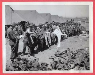 1945 Soldiers Turn In Old Clothing Marseille France Before Pacific News Photo