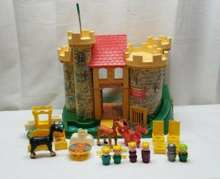 Vintage Fisher Price Little People Play Family Castle 993 Set Dragon Knight Toy