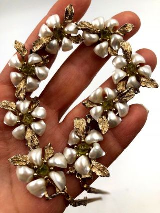 SWOBODA SIGNED vtg DESIGNER NECKLACE FLOWERS BABY TEETH PEARLS GLASS GEM PERIDOT 7