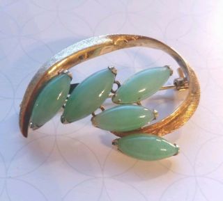 Vintage Signed W & L 14 K Yellow Gold Green Jade Brooch Pin