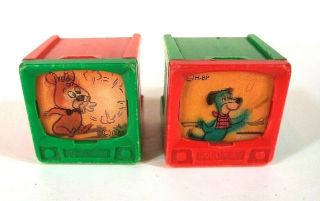 Two Vintage Kohner Vari - Vue Huckleberry Hound & Boo Boo Color Tv Toy