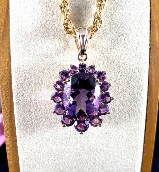 Lovely 14k Solid Yellow Gold 9.  93 Ctw Natural Amethyst Oval Cluster Halo Pendant