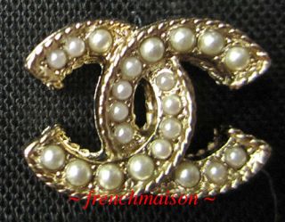 AUTHENTIC CHANEL Gold CC Pearl Earrings Stud Classic 2019 Cruise NWT Rare 8