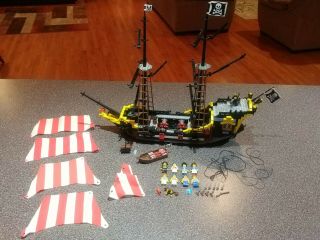 Vintage Lego 6285 Pirates Black Seas Barracuda Complete