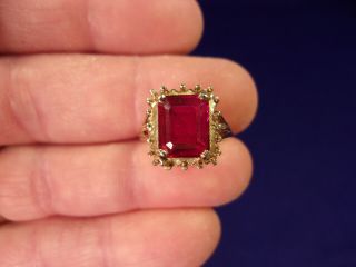 Wonderful Vtg Antique Ladies 10k Yellow Gold & Deep Red Lab Ruby Art Deco Ring