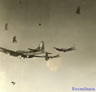 Org.  Photo: Aerial View 100th Bomb Group B - 17 Bombers Flying In German Aa Flak