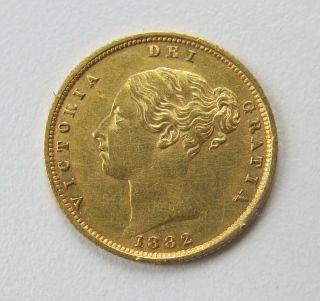 Rare Australian 1882 - M Queen Victoria Shield Half Sovereign 22ct Gold Coin 2