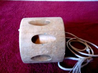 VINTAGE Traditional Sewing Bobbin Wood Toy with Cord Aarikka Finland 1960 - 70s 4