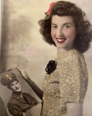 1944 Tinted PHOTO Pretty GIRL WIFE WW2 Army Soldier 7th Armored Division Named 3