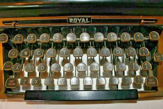 RARE Vintage Royal Quiet De Luxe 24K Plated Portable Typewriter 1940 ' s GREAT 3