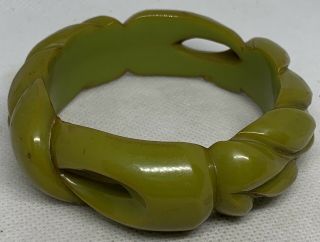 Vintage Retro 30s,  40s,  50s Carved Olive Catalin Bakelite Bangle Bracelet