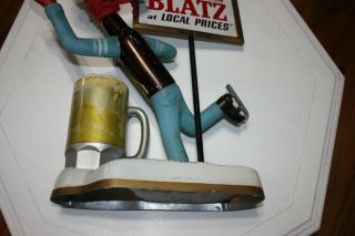 BLATZ BEER VINTAGE 1950s ICE SKATER FIGURE 3D METAL ADVERTISING SIGN BARTOP 8
