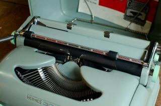 Vintage Hermes 3000 Portable Typewriter and Case 4