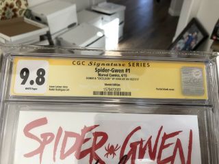 Spider - Gwen 1 - 9.  8 SS CGC - Stan Lee Signed: 