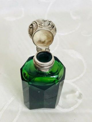 ANTIQUE EMERALD GREEN CUT GLASS PERFUME SCENT BOTTLE SILVER LID C1880 8