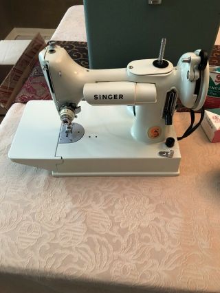 Vintage Singer Sewing Machine Model 221K FeatherWeight Portable White With Case 2