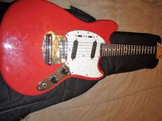 Fender Squier Vintage Modified Mustang Guitar Rosewood Fret Fiesta Red with case 10