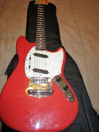 Fender Squier Vintage Modified Mustang Guitar Rosewood Fret Fiesta Red with case 2