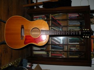 Vintage Gibson B25 - N Acoustic Guitar.  1965.