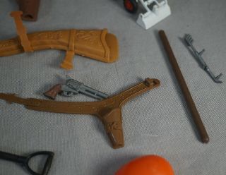 CIRCA.  1960 ' S - 70 ' S ACTION FIGURE GUNS HOLSTERS TOLLS PLAYSET ACCESSORIES ETC. 4