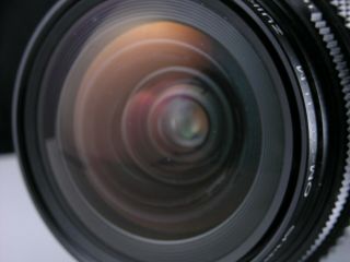 RARE Olympus Zuiko 18mm f3.  5 wide - angle lens,  fits Canon/Sony (18/3.  5) 4