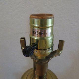 Vintage Stiffel Hollywood Regency Brass Trophy Urn Table Lamp 19.  5 