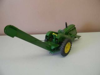 VINTAGE ERTL JOHN DEERE CORN PICKER SHELLER - 1/16 SCALE 6