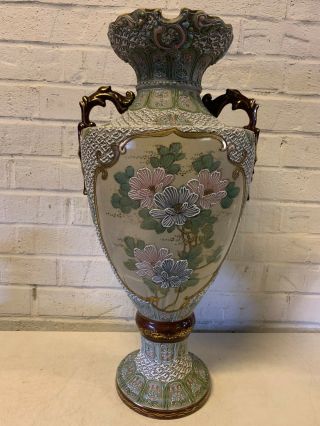 Vintage Antique Japanese Satsuma / Nippon Large Pottery Moriage Vase w/ Samurai 5