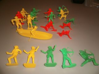 Vintage Tim Mee Toy Cowboys And Indians And Canoe Total Of 20 Figures Plus Canoe