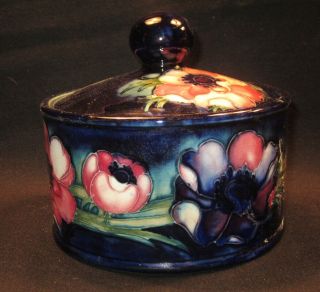 Vintage Moorcroft Lg.  Tobacco Humidor