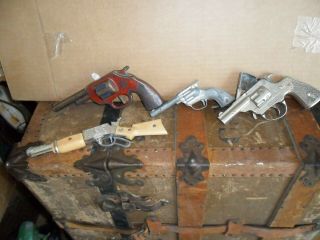4 Vintage Toy Cap Gun Pistol Die Cast Metal 1 Tin (total Of 5)
