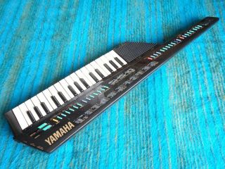 Yamaha Shs - 10 Fm Digital Midi Synthesizer / Keytar Vintage W/ Ac Adapter - D203