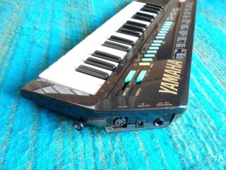 Yamaha SHS - 10 FM Digital Midi Synthesizer / Keytar Vintage w/ AC Adapter - D203 3
