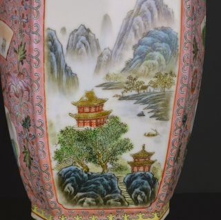 A VERY FINE MIRRORED CHINESE PORCELAIN VASES 20TH CENTURY 8