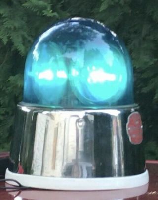 VINTAGE FEDERAL SIGNAL MODEL 176 BEACON RAY LIGHT.  See Video 9