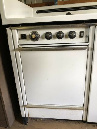 Vintage Dwyer Kitchenette w/Metal Cabinets 10