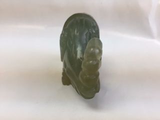 VINTAGE SMALL HAND CARVED JADE ELEPHANT WEARING A HOUDAH CAMPARISON BLANKET 5