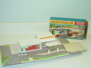 Vintage Mg - 1 Matchbox Bp Service Station With Forecourt,  Toy Set