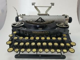 Rare Vintage 1920’s The Noiseless Portable Typewriter