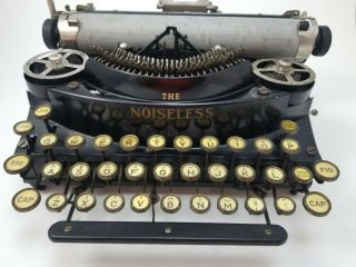 RARE Vintage 1920’s The Noiseless Portable Typewriter 2