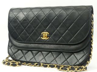 R1606 Auth Chanel Vintage Black Quilted Lambskin Cc Turn Lock Chain Shoulder Bag